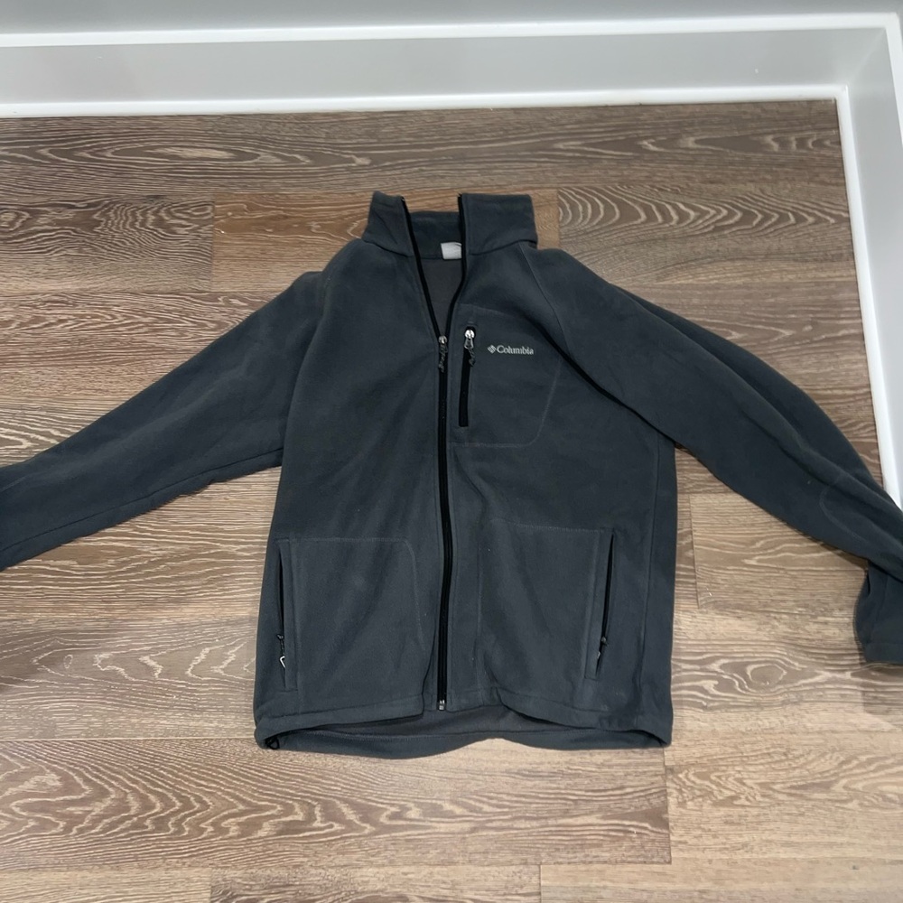 Men’s Columbia fleece jacket. Large. Like new.